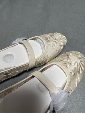 MIA flats NWT